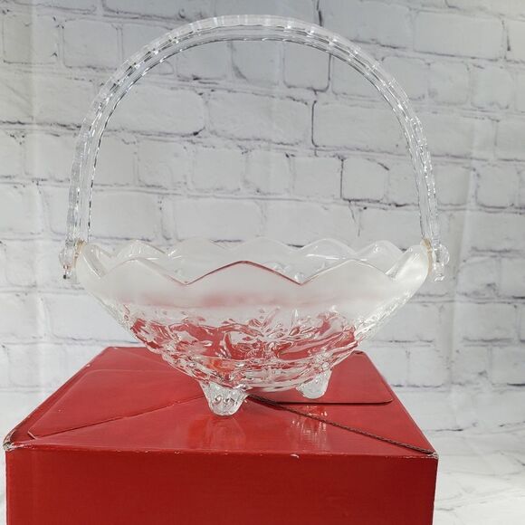 💜Mikasa Holiday Classics Handled Basket - Picture 3 of 5